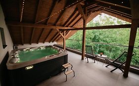Nuez Residence